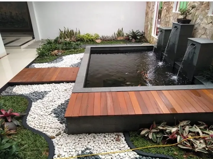 kolam-koi-dengan-bahan-filter-premium-67a06b5ba7621